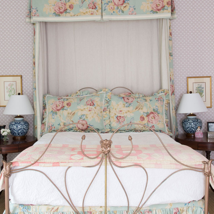 Twosdays – 1 room 2 price points – Bella Bedroom