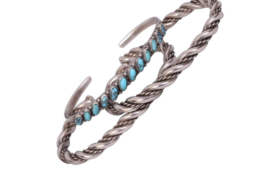 1st Dibs – Native American Vintage Cuff Set